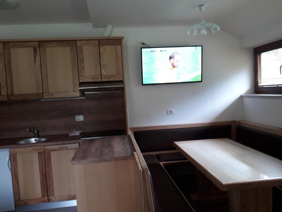 Simnovi Apartmaji - Surrounded By Nature Камник Екстериор снимка