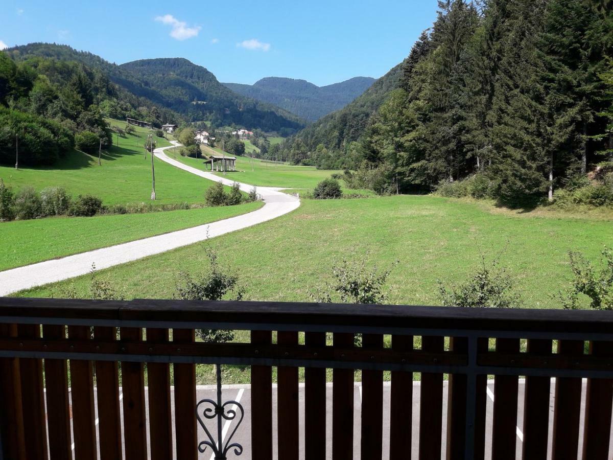 Simnovi Apartmaji - Surrounded By Nature Камник Екстериор снимка