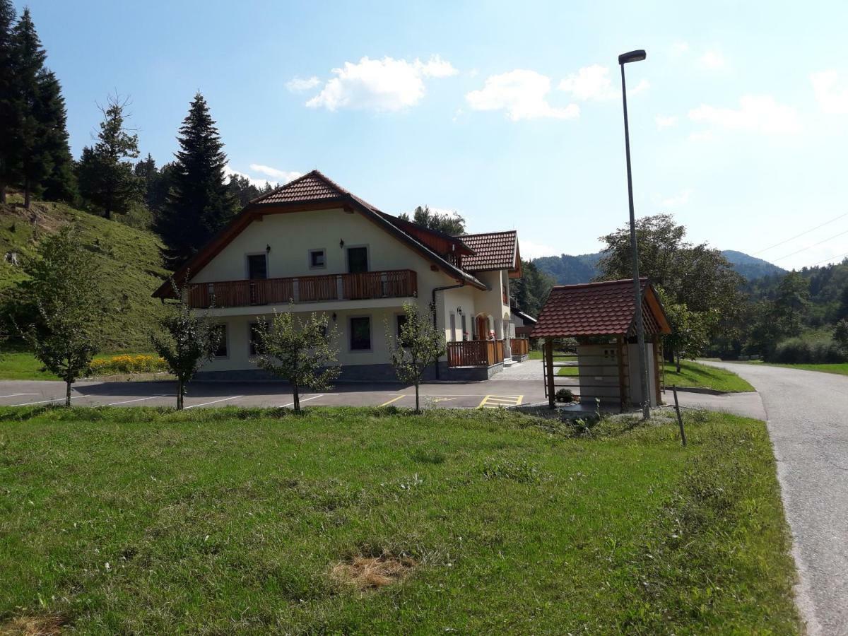 Simnovi Apartmaji - Surrounded By Nature Камник Екстериор снимка