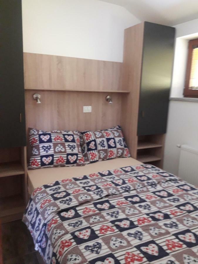 Simnovi Apartmaji - Surrounded By Nature Камник Екстериор снимка